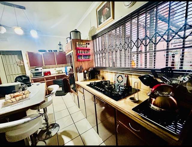 4 BEDROOM HOUSE FOR SALE IN VANDERBIJLPARK CE 3